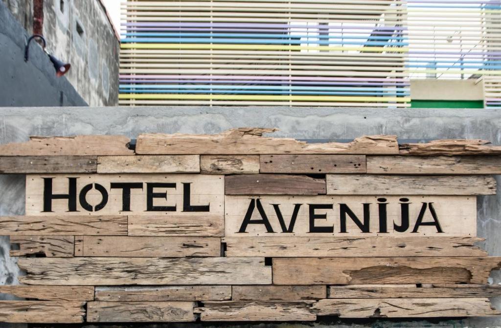 Hotel Avenija Olongapo Buitenkant foto