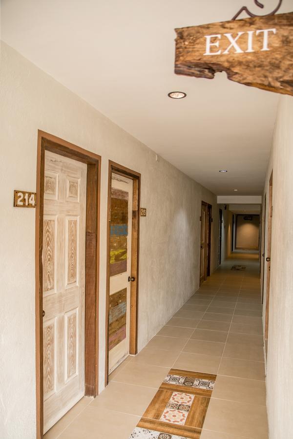 Hotel Avenija Olongapo Buitenkant foto