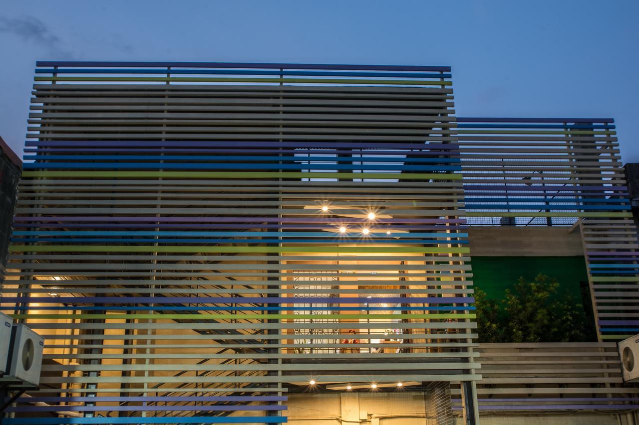 Hotel Avenija Olongapo Buitenkant foto